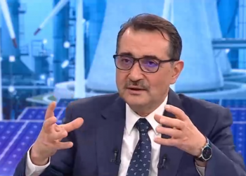 Bakan Dönmez canlı yayında duyurdu! “Elektrikte yeni indirimler yolda”