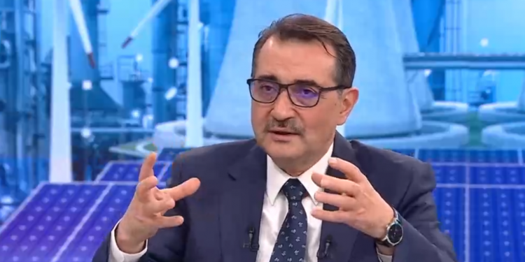 Bakan Dönmez canlı yayında duyurdu! “Elektrikte yeni indirimler yolda”