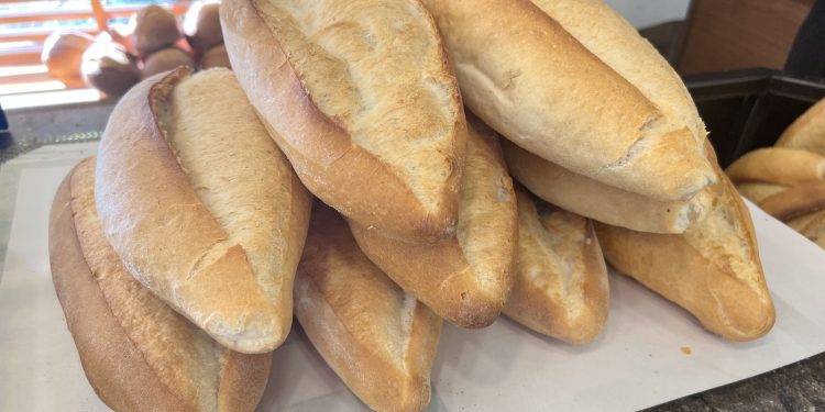 Fırıncılar ekmeğin 3,5 liradan satılmasını istiyor