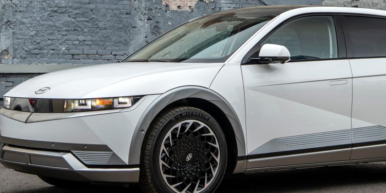 Elektrikli araç satışında hedef 1,87 milyon adet