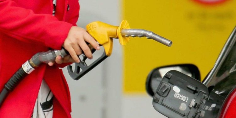 KKTC’de akaryakıt fiyatları her iş günü düzenlenecek