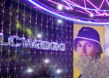 Müşterilerine meta deneyimler sunmak için düğmeye bastı