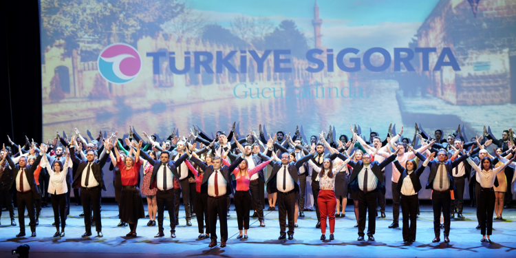 “Biz Türkiyeyiz” diyerek “Anadolu Ateşini” yaktı