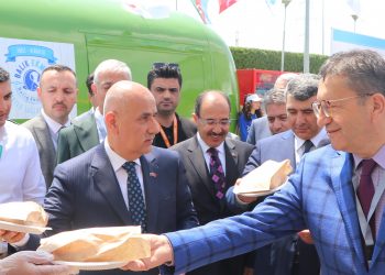 Türk balıkları gardaş sofrasında