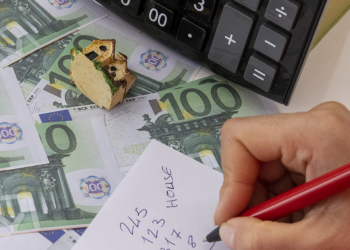 Ruslar konutta zirveye oturdu