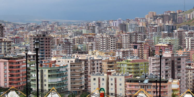 Kiralık ve satılık daire fiyatını kim yükseltiyor?