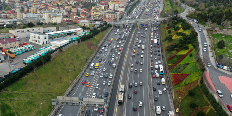 119 bin araç daha trafiğe kaydoldu