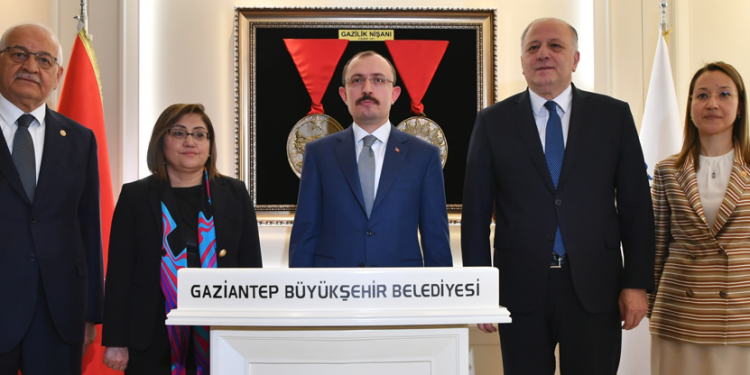 Ülkemiz yatırımcılar için fırsatlar barındırıyor