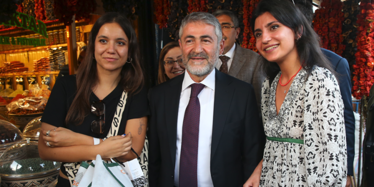 Ekonomimiz dengeli ve istikrarlı büyüyor