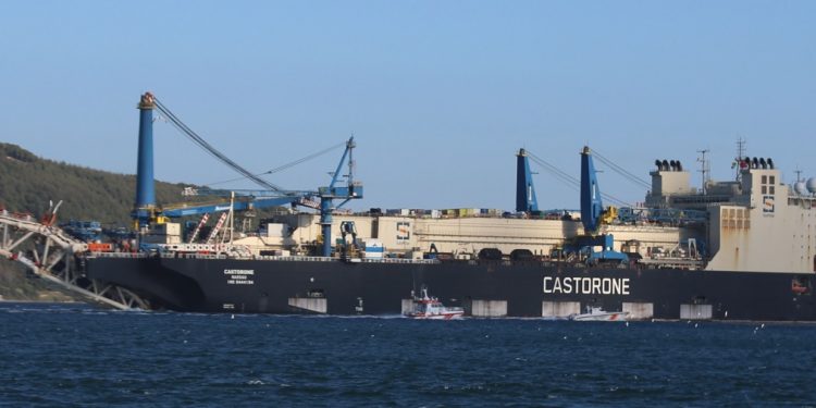 Karadeniz’in derin sularına boru serimi başladı