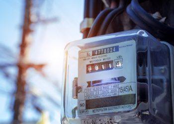 Elektrik talebindeki büyüme yüksek fiyatlarla yavaşlıyor