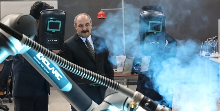 Türkiye güneş panellerinde inverterleri üretip ihraç ediyor