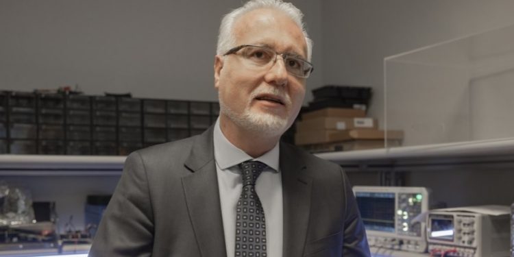 Sayısal manyetik pusula için yerlileştirme süreci