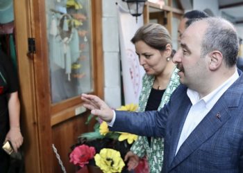 Dalgalı denizden gemiyi kimin çıkaracağı belli