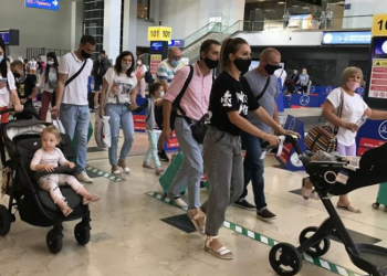 Antalya’ya gelen yabancı turist sayısı 8 milyonu aştı