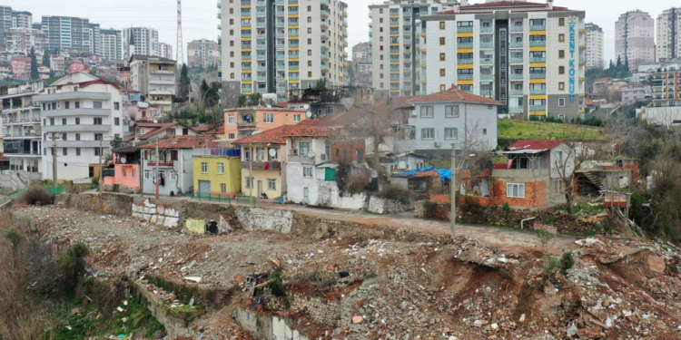 Deprem yönetmeliği öncesi bina ilanları artışta