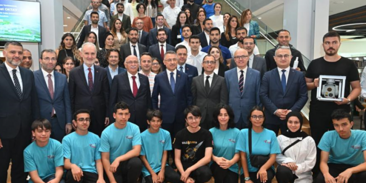 Lider firmalar teknoloji üssünde yatırıma hız verdi