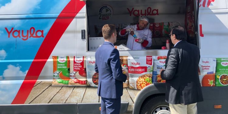 Yerel zincirler buluşmasında hazır yemek ürünleri vitrine çıktı