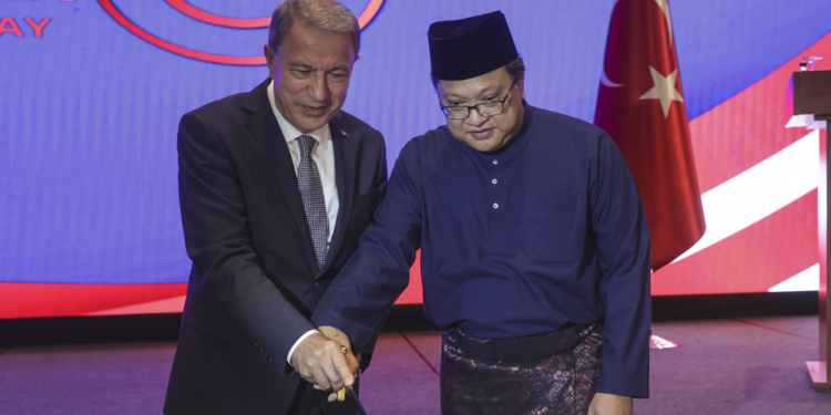 “Kulağınıza söylenenler olur ama siz akıllı olun”