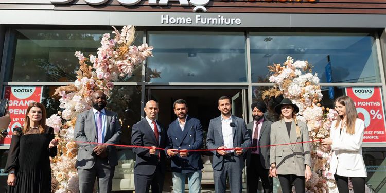 Doğtaş, İngiliz evlerine konuk olmaya devam ediyor