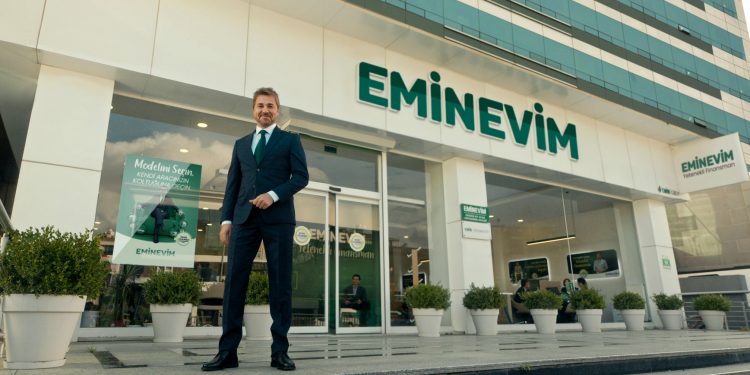 Eminevim hayallere dokunmaya devam ediyor