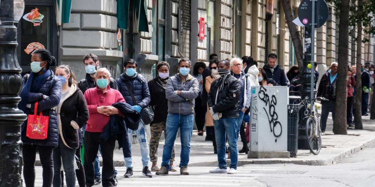 İtalyanlar mutlak yoksulluk kıskacında