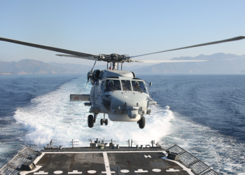 Super Cobra ve Sea Hawk’lar gövde gösterisi yaptı