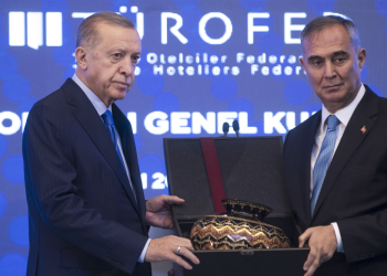 Rakiplerimiz irtifa kaybederken daha iyi noktalara gelmeliyiz