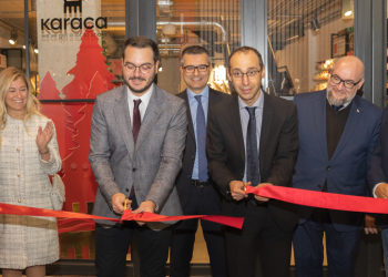 Karaca İngiltere’deki ilk mağazasıyla Londra’da