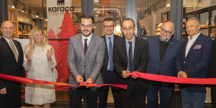 Karaca İngiltere’deki ilk mağazasıyla Londra’da