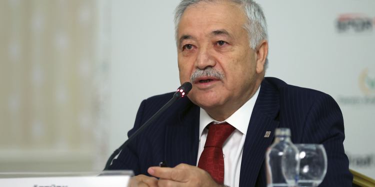 Tarihi eserleri restore edip halka vakfetmek çok önemli