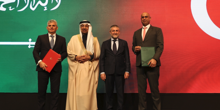 Üretimin ve ticaretin içinde kaynak sağlamaya devam ediyoruz