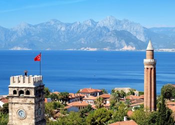 Antalya’da 4 konuttan 1’ini yabancılar aldı