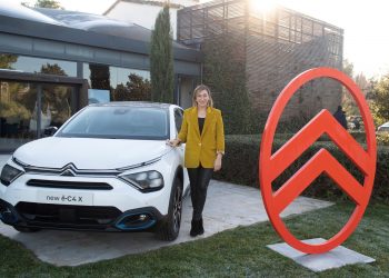 Yeni Citroen C4X ve E-C4 Türkiye yollarında
