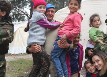 Türkiye ve Azerbaycan orduları yaraları sarmak için omuz omuza