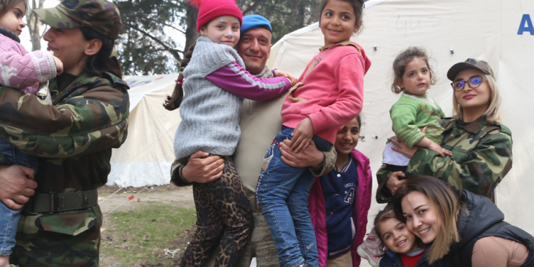 Türkiye ve Azerbaycan orduları yaraları sarmak için omuz omuza