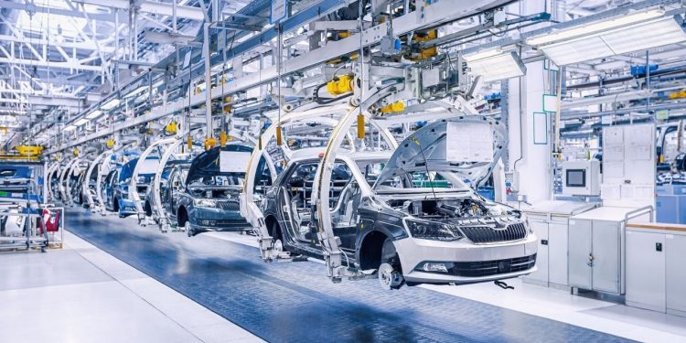Otomotiv sanayisi üretim ve ihracatını artırıyor