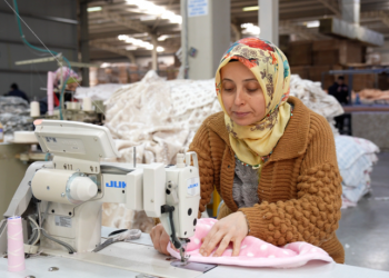 Uşaklı sanayicilerden 1.5 milyon battaniye