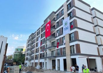İzmir’deki depremzedeler için inşa edilen 4 bin 602 konut tamamlandı