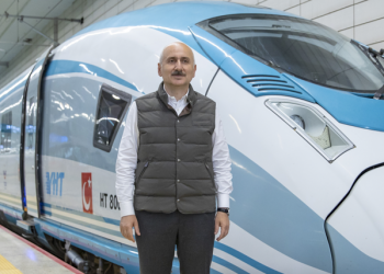 Milleti sevmek demek ona hizmet etmek demek