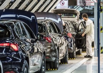 Binek otomobilde ihracat 3 milyar dolara dayandı