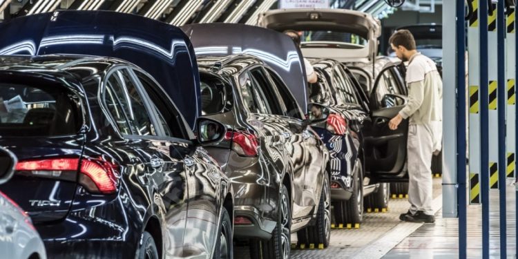 Binek otomobilde ihracat 3 milyar dolara dayandı