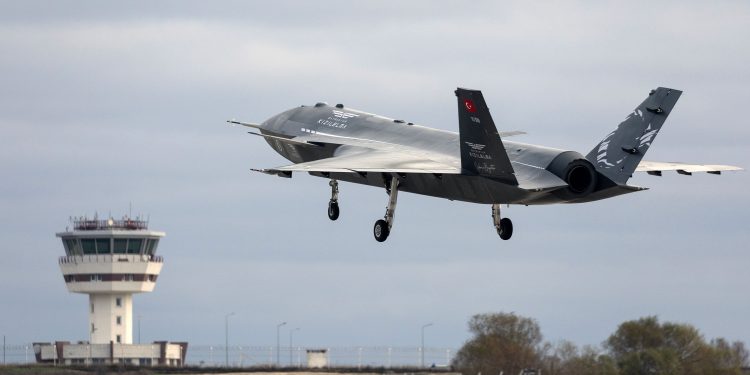 Bayraktar Kızılelma sistem tanımlama testini tamamladı