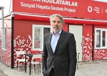 Depremzede çocuklara teknolojik destek sundu