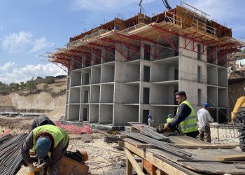 Kalıcı konutlarda inşa süreci hızlandı