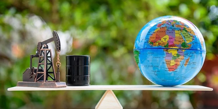 Küresel petrol talebinde artış öngörüsü ağırlıkta
