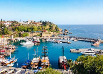 Ruslar ve İranlılar gözünü Antalya ve İstanbul’a çevirdi