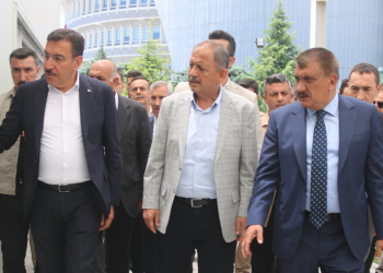 Deprem konutları bir sene içinde teslim edilecek