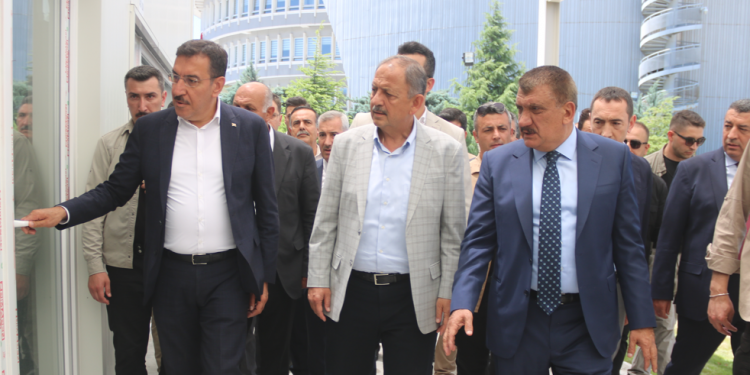 Deprem konutları bir sene içinde teslim edilecek