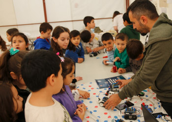 “Bilim Her Yerde” Projesi ile depremzede çocuklara destek